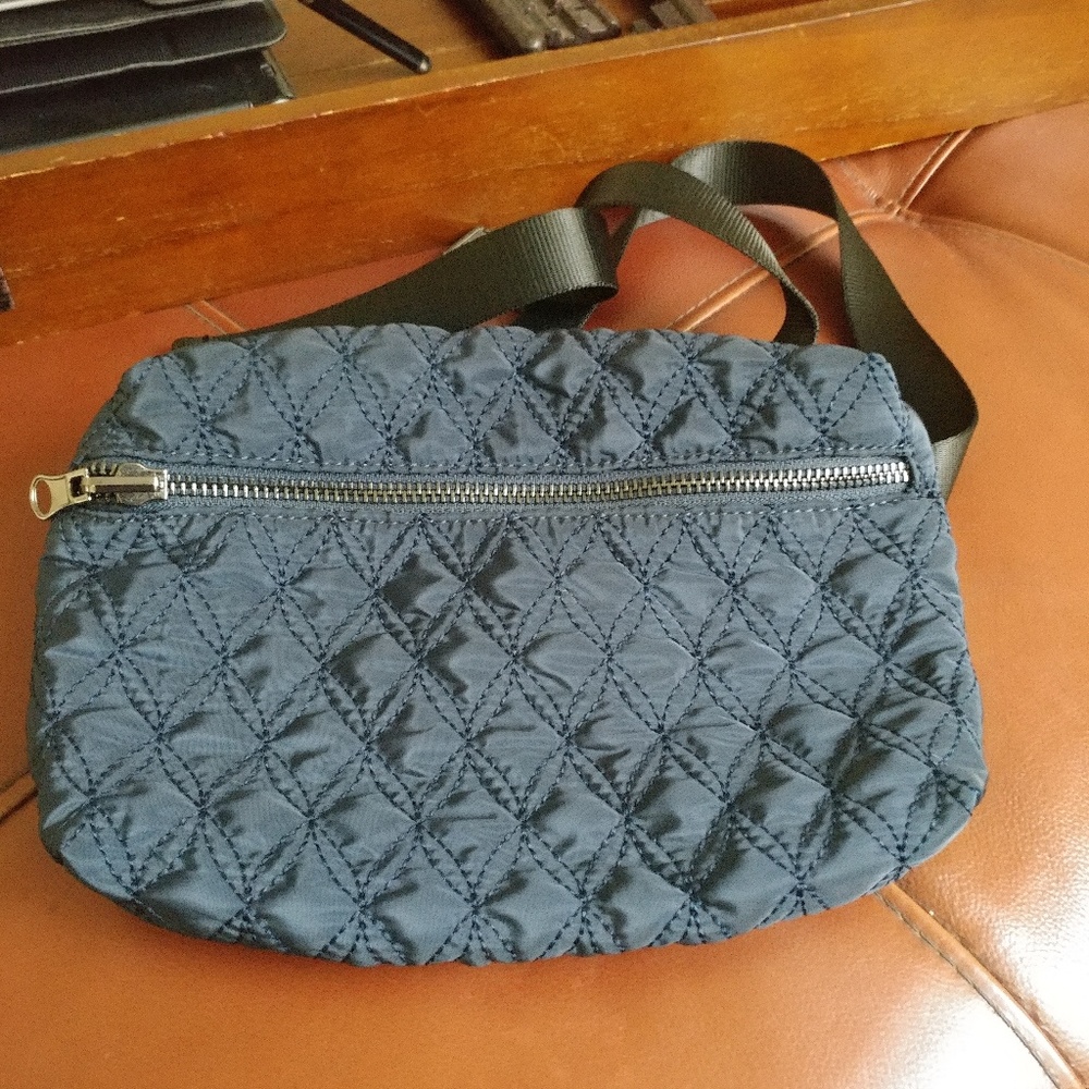 LIKE NEW FABLETICS BELT BAG